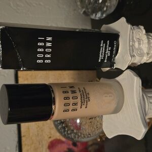 Bobbi Brown Weightless Skin Foundation - N-030 Neutral Sand